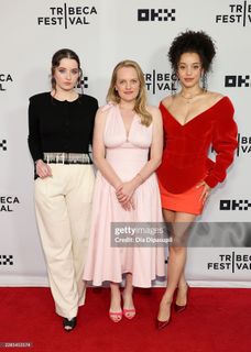 Elisabeth Moss feet photo 10