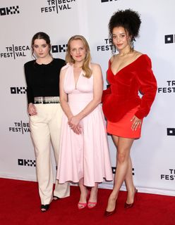 Elisabeth Moss feet photo 7