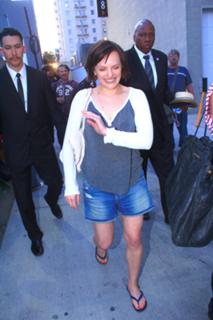 Elisabeth Moss feet photo thumbnail
