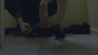 Elisabeth Moss feet photo thumbnail