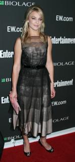 Elisabeth Röhm feet photo thumbnail