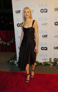 Elisabeth Röhm feet photo thumbnail