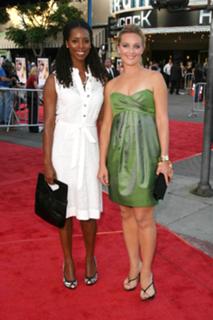 Elisabeth Röhm feet photo thumbnail