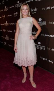 Elisabeth Röhm feet photo thumbnail