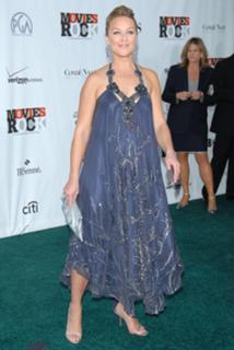 Elisabeth Röhm feet photo thumbnail