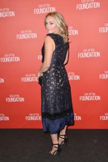 Elisabeth Röhm feet photo thumbnail