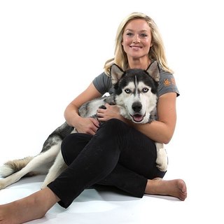 Elisabeth Röhm feet photo thumbnail