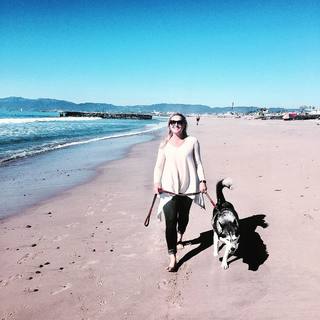 Elisabeth Röhm feet photo thumbnail