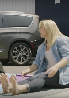 Elisabeth Röhm feet photo thumbnail