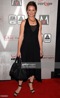 Elisabeth Röhm feet photo thumbnail
