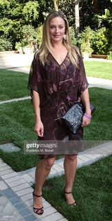 Elisabeth Röhm feet photo thumbnail