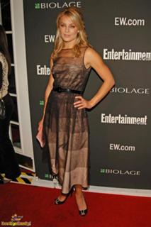 Elisabeth Röhm feet photo thumbnail