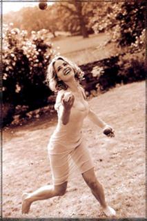 Elisabeth Shue feet photo thumbnail