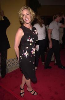 Elisabeth Shue feet photo thumbnail