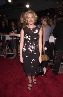 Elisabeth Shue feet photo thumbnail
