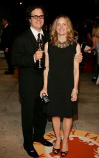 Elisabeth Shue feet photo thumbnail