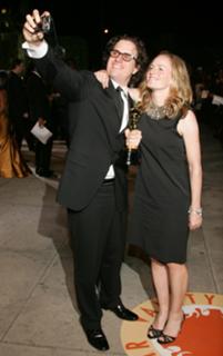 Elisabeth Shue feet photo thumbnail