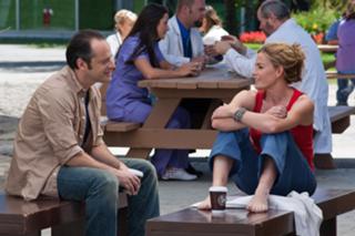 Elisabeth Shue feet photo thumbnail
