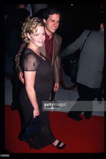 Elisabeth Shue feet photo thumbnail