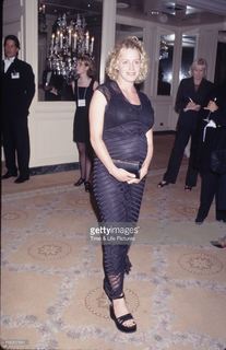Elisabeth Shue feet photo thumbnail