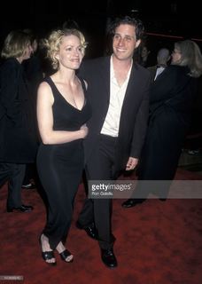 Elisabeth Shue feet photo thumbnail