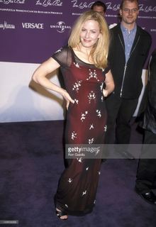 Elisabeth Shue feet photo thumbnail