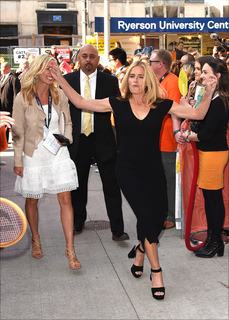 Elisabeth Shue feet photo thumbnail