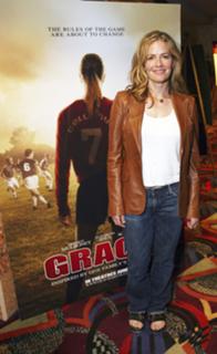Elisabeth Shue feet photo thumbnail