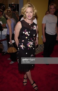 Elisabeth Shue feet photo thumbnail