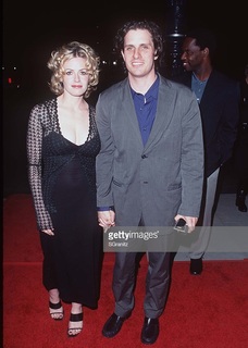Elisabeth Shue feet photo thumbnail