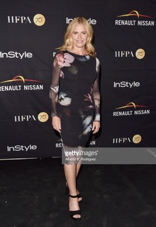 Elisabeth Shue feet photo thumbnail