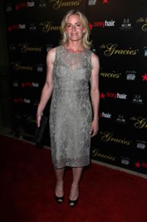 Elisabeth Shue feet photo thumbnail