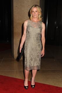 Elisabeth Shue feet photo thumbnail