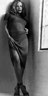 Elisabeth Shue feet photo thumbnail