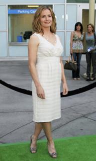 Elisabeth Shue feet photo thumbnail