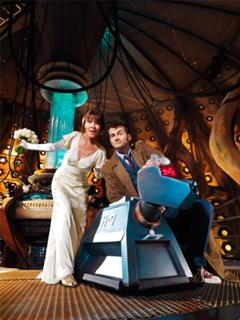Elisabeth Sladen feet photo 3