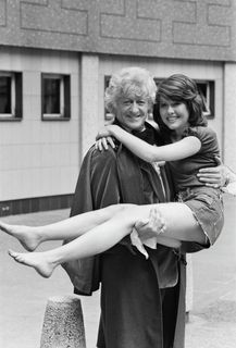 Elisabeth Sladen feet photo 2
