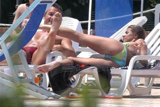 Elisabetta Canalis feet photo thumbnail