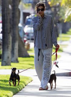 Elisabetta Canalis feet photo thumbnail