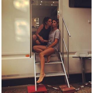 Elisabetta Canalis feet photo thumbnail