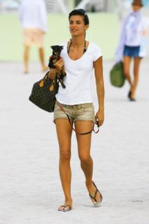 Elisabetta Canalis feet photo thumbnail