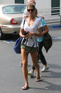 Elisabetta Canalis feet photo thumbnail