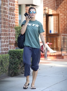 Elisabetta Canalis feet photo thumbnail
