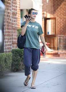 Elisabetta Canalis feet photo thumbnail