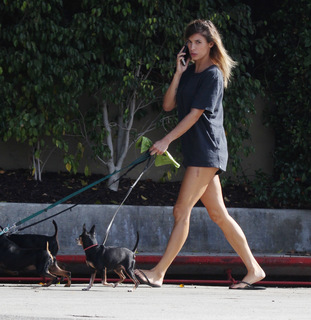 Elisabetta Canalis feet photo thumbnail
