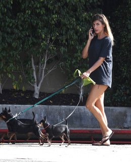 Elisabetta Canalis feet photo thumbnail