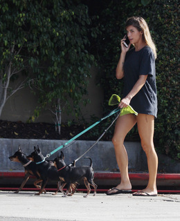 Elisabetta Canalis feet photo thumbnail