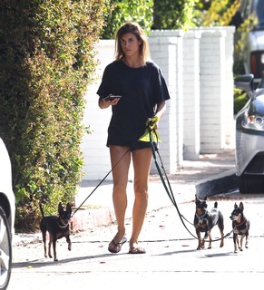 Elisabetta Canalis feet photo thumbnail