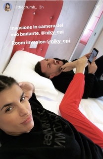 Elisabetta Canalis feet photo thumbnail