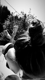 Elisabetta Canalis feet photo thumbnail